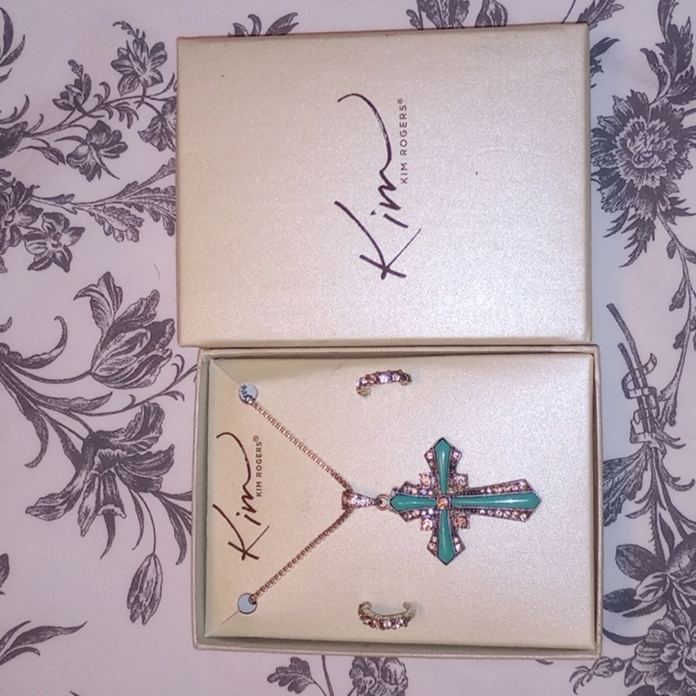 Brand New in box Kim Rogers necklace and earrings set